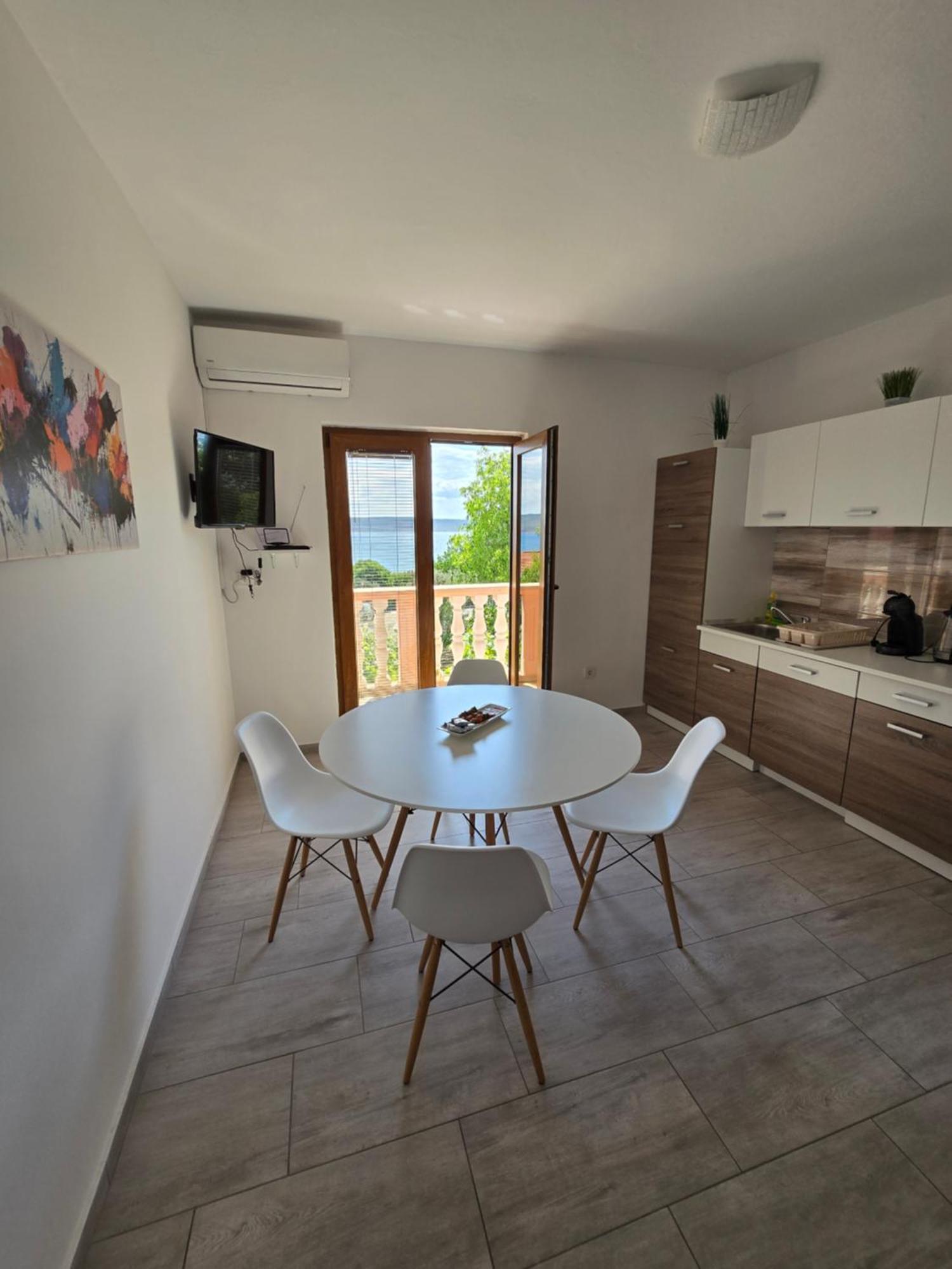 Apartment Ante And Dijana Starigrad Exterior photo