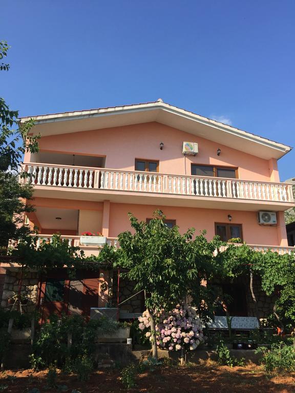 Apartment Ante And Dijana Starigrad Exterior photo